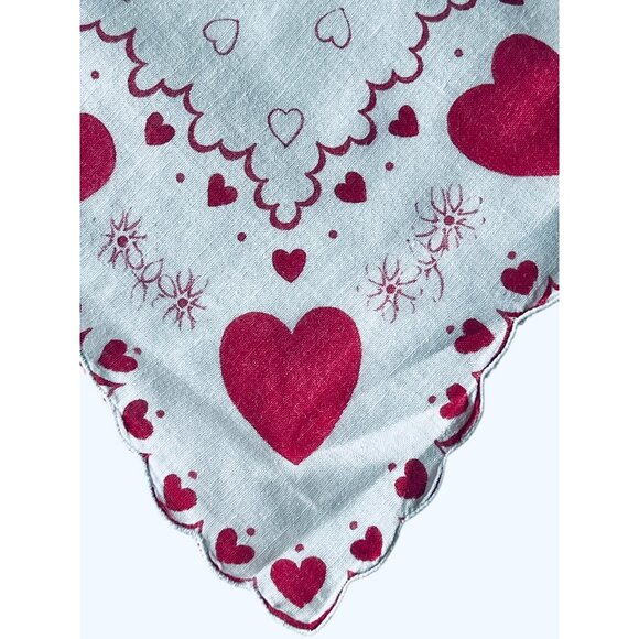 Vintage Red & White Heart Pattern Handkerchief With Scalloped Edges  13.5" x 13" - Picture 4 of 8